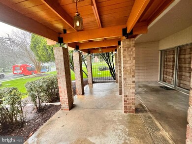 7617 Fontainebleau Dr unit 2134, New Carrollton, MD 20784 - photo 3