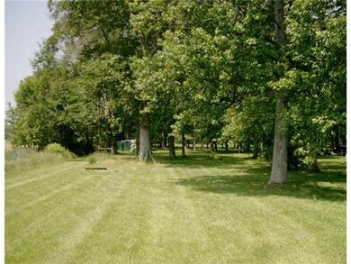 5940 S 300 W, Columbus, IN 47201 - photo 2