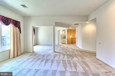 9264 Howard Square Dr unit 9264, Pikesville, MD 21208 - photo 7