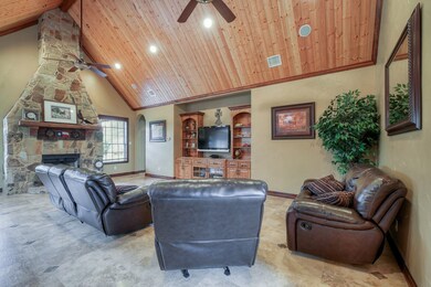 3367 County Road 145, Alvin, TX 77511 - photo 7