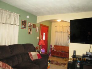 Entryway / living room