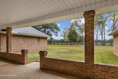 311 Acorn Dr-25
