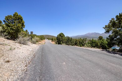6-597 Mule Deer Rd, Central