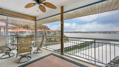 Screened in deck with ceiling fan