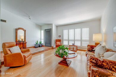 004_Living Room III