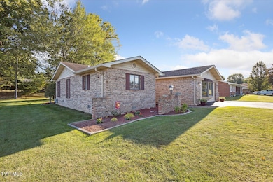 876 Edgemont North St NE, Abingdon, VA 24210 - photo 2