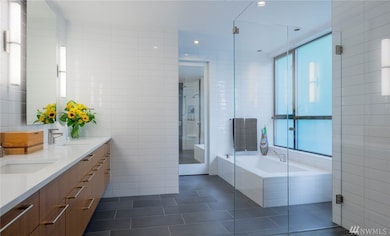 3661 Hunts Point Rd, Hunts Point, WA 98004 - photo 4