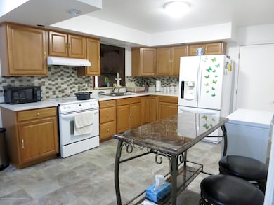 2709 S Deerfield Ave, Lansing, MI 48911 - photo 2