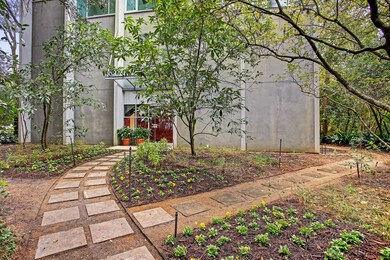 5715 Logan Ln, Houston, TX 77007 - photo 3