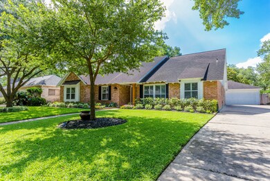 10107 Briar Rose Dr, Houston, TX 77042 - photo 2