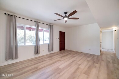 8114 N 11th Place, Phoenix, AZ 85020 - photo 3
