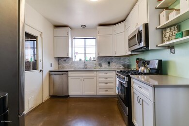 Kitchen 1925 E Palm Ln