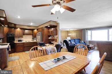 1700 Blakewood Dr, Chambersburg, PA 17201 - photo 7