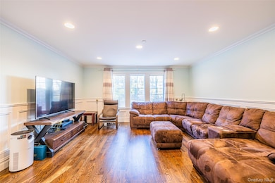 4515 Browvale Ln, Flushing, NY 11362 - photo 2