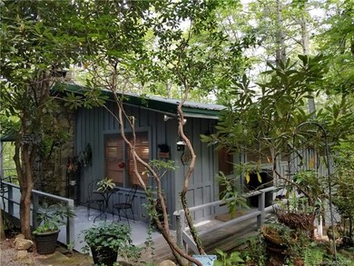 House hidden in the Rhodos and trees cannot be cle