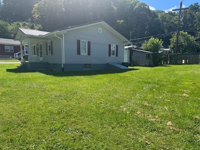 174 Mcalpin Rd, Sophia, WV 25921 - photo 3