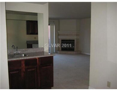 Dining Room. Wet Bar