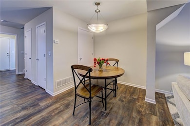 2104 SW Gooseberry Ln, Lees Summit, MO 64082 - photo 3