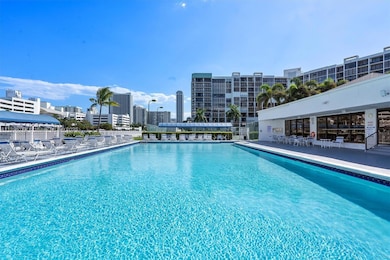 600 Parkview Dr unit 625, Hallandale Beach, FL 33009 - photo 2