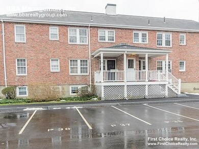 31 Hammond Pond Pkwy unit 2, Chestnut Hill, MA 02467 - photo 3