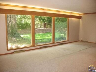 1037 SW Cambridge Ave, Topeka, KS 66604 - photo 6