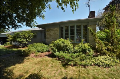 8 April Ct, Providence, RI 02908 - photo 4