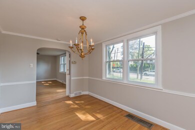 806 Earlington Rd, Havertown, PA 19083 - photo 5