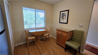 Eat-in kitchen overlooking the Bloomfield tennis c