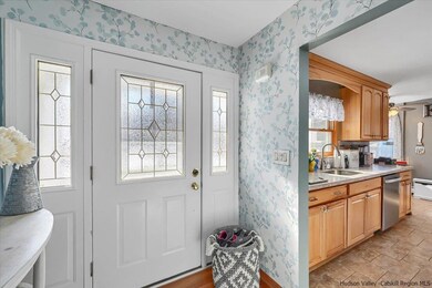 335 Vineyard Ave, Highland, NY 12528 - photo 2