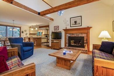 005-photo-living-room-6665819