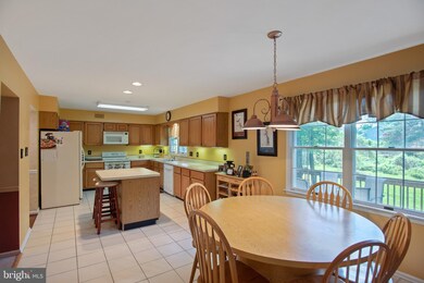 2 Wychwood Ln, Langhorne, PA 19047 - photo 7