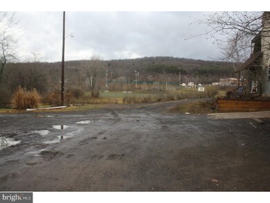 1090 W Market St, Schuylkill Haven, PA 17972 - photo 4