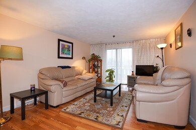 33 Lodgen Ct unit 2C, Malden, MA 02148 - photo 4