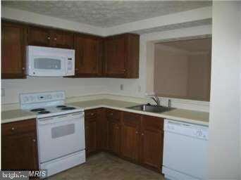 9666 Glendower Ct, Laurel, MD 20723 - photo 4