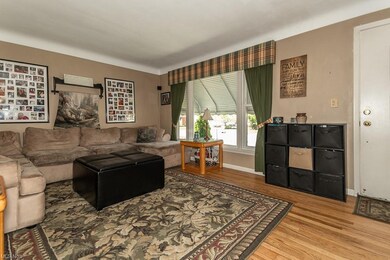 2313 Larchmont Dr, Wickliffe, OH 44092 - photo 6