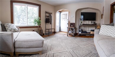 NATURAL WOODWORK AND HARDWOOD FLOORS