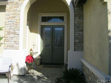 Entryway with upgraded double doors