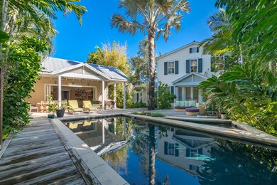 808 Windsor Pool & Spa