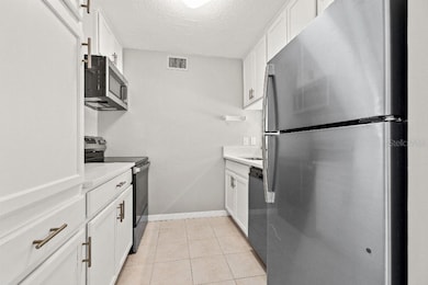 10423 Carrollbrook Cir unit 102, Tampa, FL 33618 - photo 7