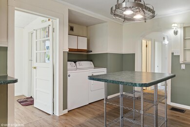 08_206NElm_177005_Kitchen_HiRes