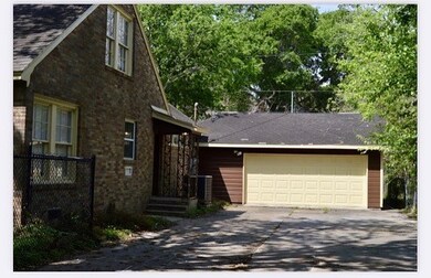 2908 Avenue H, Bay City, TX 77414 - photo 2