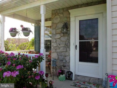 609 Butterfly Cir unit 116, Dallastown, PA 17313 - photo 2