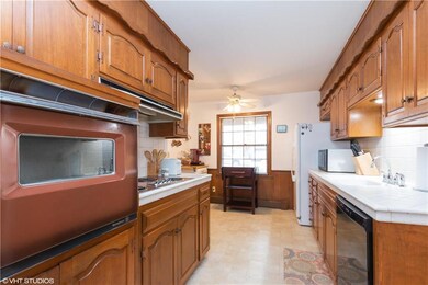 10123 W 66th Terrace, Shawnee, KS 66203 - photo 7