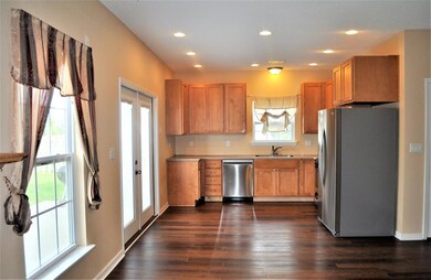 2286 Meadow Bend Dr, Columbus, IN 47201 - photo 7