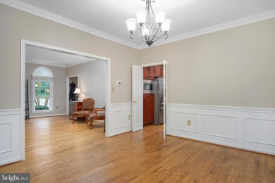 8603 Cross Chase Ct, Fairfax Station, VA 22039 - photo 5