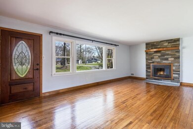 45451 Baringer Dr, California, MD 20619 - photo 2