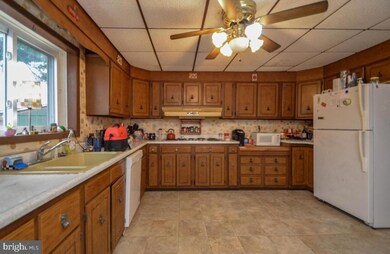 214 E Main St, Schuylkill Haven, PA 17972 - photo 5