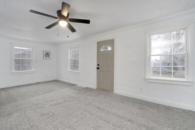 2323 W Walnut St-6