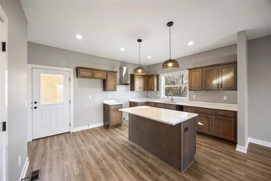 335 Forest Ave unit 24, Des Moines, IA 50314 - photo 5