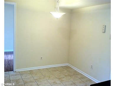 Breakfast Nook - Notice the upgraded lighting  thr